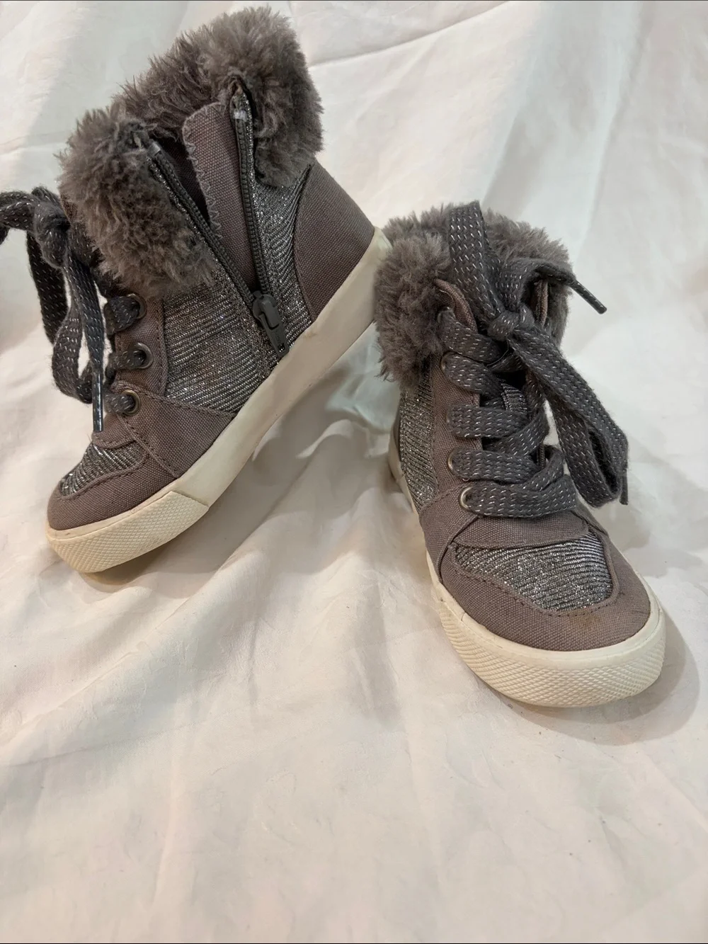 Cynthia Rowley Girls Gray Faux-Fur Lace-Up Boots